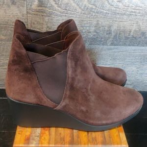 NWOB brown Crocs ankle booties, size 9